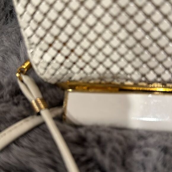 WHITNEY AND BAKER IVORY PURSE - Picture 14 of 15